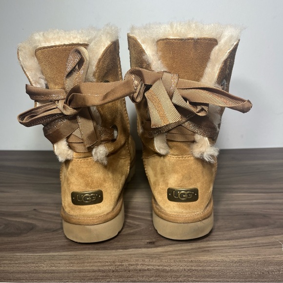 UGG CUSTOMIZABLE BAILEY BOW SHORT CHESTNUT SUEDE SHEARLING LINED US 8 / EU 39 - Picture 9 of 16
